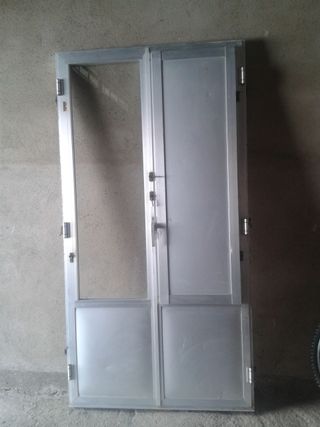 Puerta de aluminio