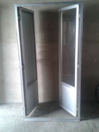 Puerta de aluminio