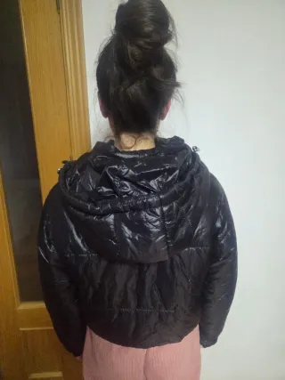 Cazadora negra acolchada