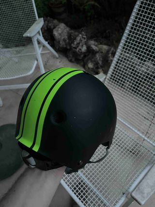 Casco patinete infantil negro/verde