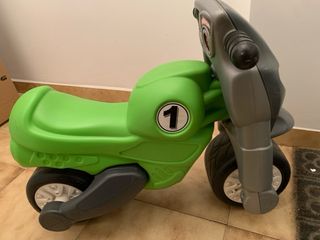 Moto correpasillos Feber