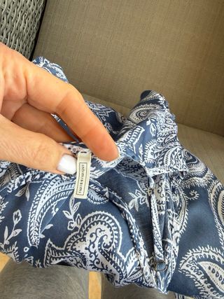 Combinación de seda larga estampado paisley