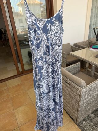 Combinación de seda larga estampado paisley