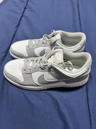 Nike Dunk Low Gris y Blanco