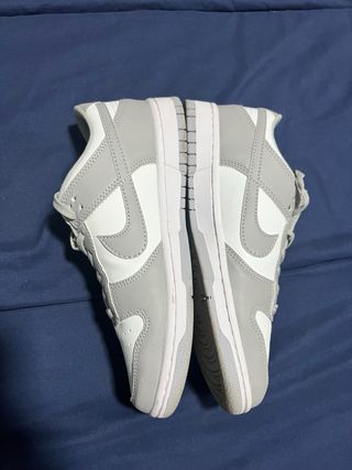 Nike Dunk Low Gris y Blanco