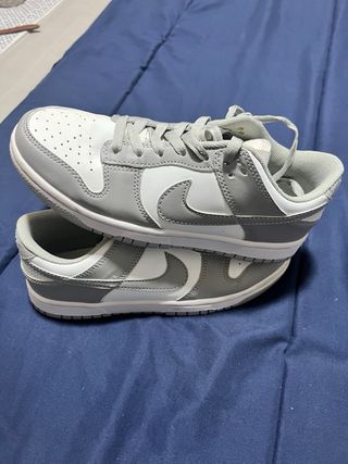 Nike Dunk Low Gris y Blanco