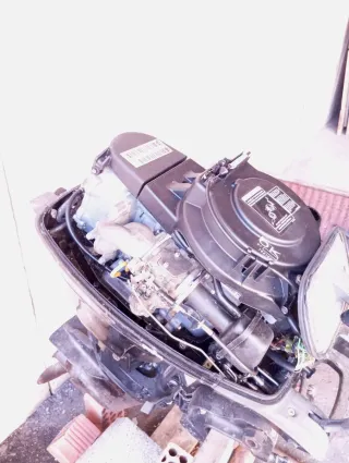 Lancha semirrígida 3,1m con motor