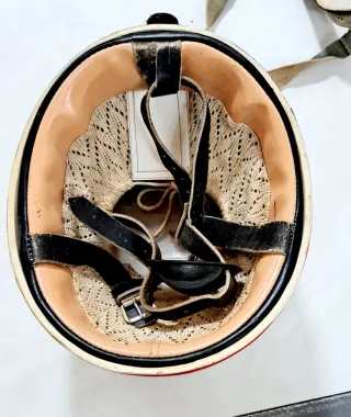 Casco d'epoca con occhiali