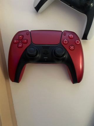 Consola PS5 con 2 mandos y 3 juegos