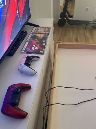 Consola PS5 con 2 mandos y 3 juegos