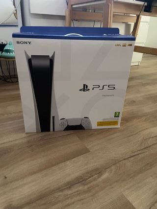 Consola PS5 con 2 mandos y 3 juegos