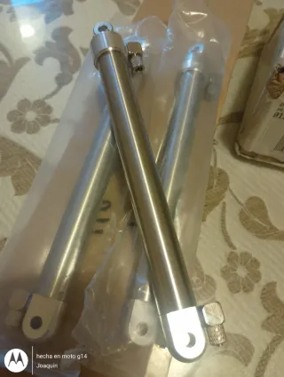 Hidráulico para excavadora RC 1/12.  27€ unidad