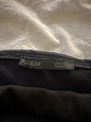 Top Bershka Negro sin Tirantes