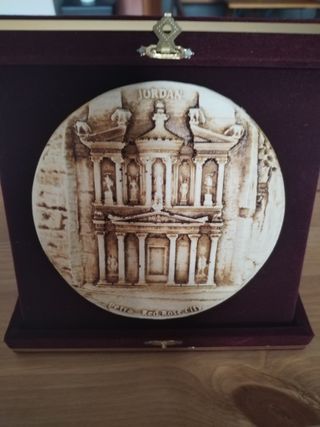 Metopa Recuerdo Petra Red Rose City