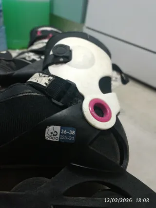 Patines en línea negros y blancos talla 36-38