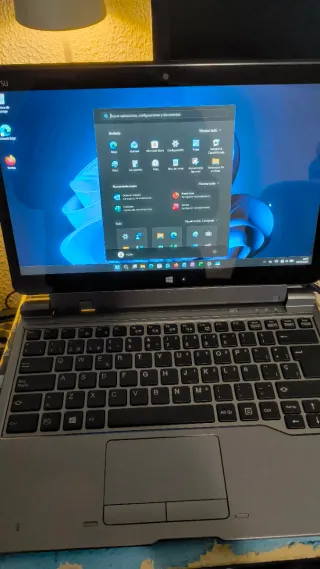 Fujitsu Stylistic Q736 Tablet 2-en-1 Win11