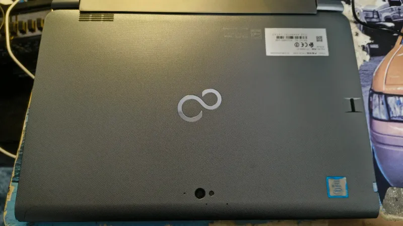 Fujitsu Stylistic Q736 Tablet 2-en-1 Win11 afbeelding 6