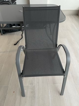 Conjunto mesa y 4 sillas jardín