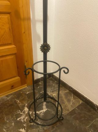 Perchero de hierro forjado negro
