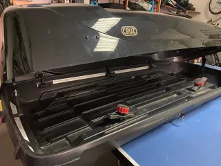 Cofre Techo Cruz Paddock Negro Brillante 550N