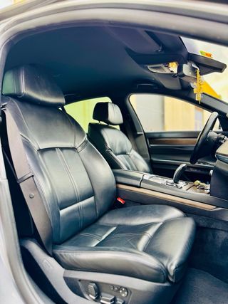 BMW Serie 7  / 740d / M paket / libro completo