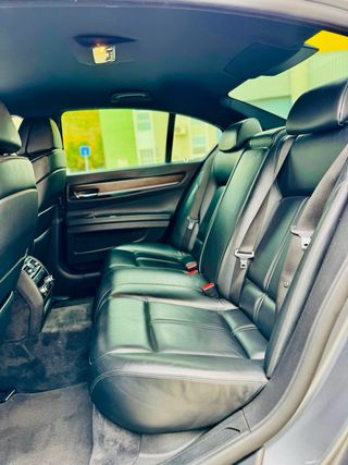 BMW Serie 7  / 740d / M paket / libro completo