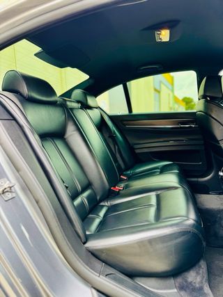 BMW Serie 7  / 740d / M paket / libro completo