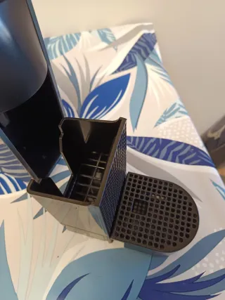 PIERDE AGUA Nespresso Essenza Mini