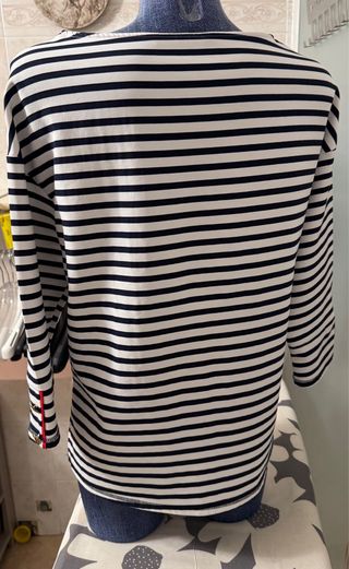 Maglia Zara a righe bianche e blu