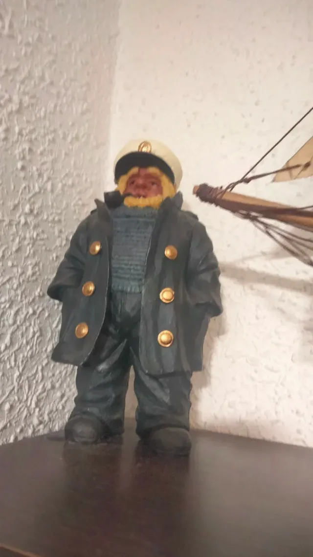 Maqueta Barco Velero Decorativo y 2 figuras