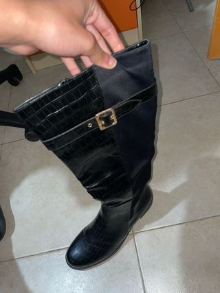 Botas altas negras efecto piel