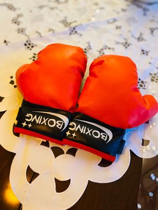 Guantes de boxeo infantiles rojos