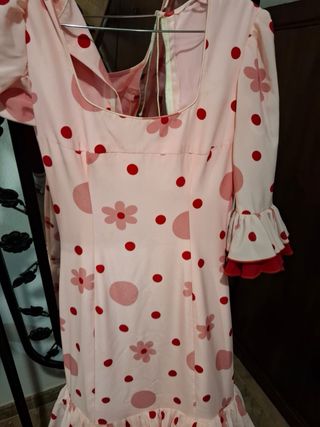 Traje Flamenca Rosa Flores y Lunares
