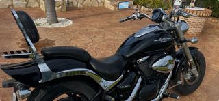 Suzuki Intruder M800 Negra