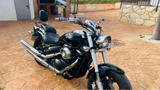 Suzuki Intruder M800 Negra