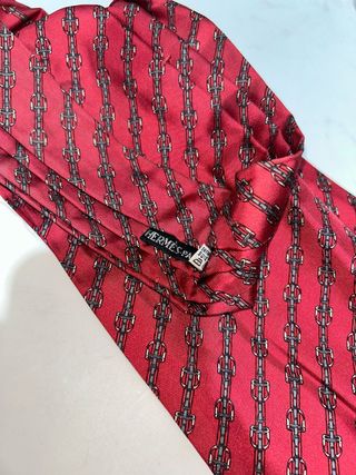 Corbatón Hermes Rojo Cadena