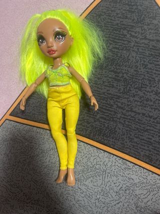 Muñeca Rainbow High Karma Nichols