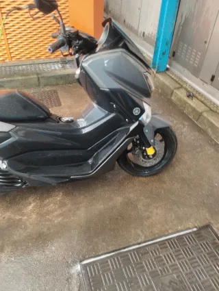 Yamaha NMAX 125 Gris Automática