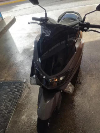 Yamaha NMAX 125 Gris Automática