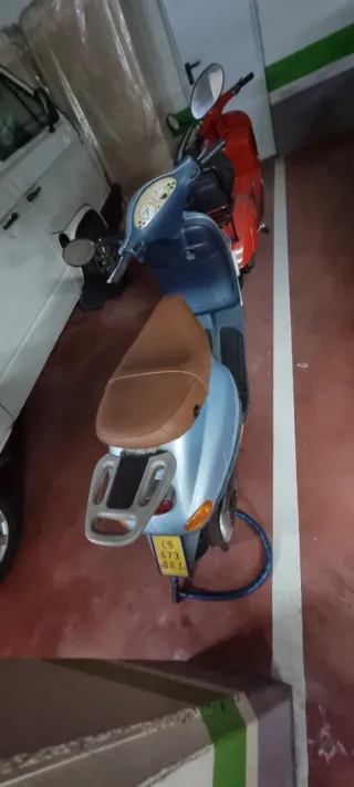 Vespa ET2 Scooter Automática