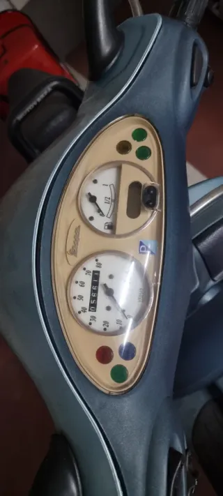 Vespa ET2 Scooter Automática