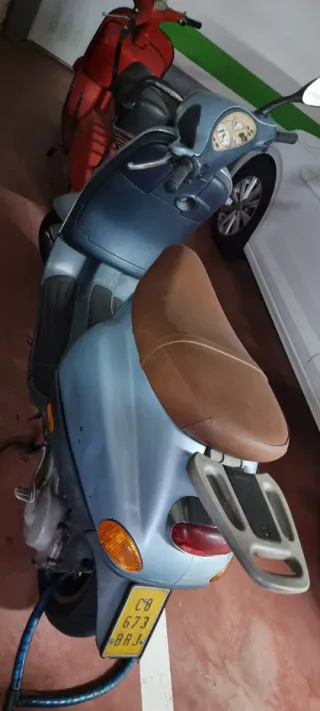 Vespa ET2 Scooter Automática