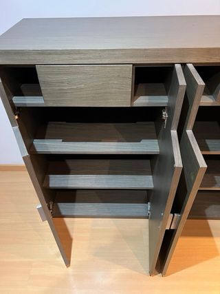 Mueble de madera maciza