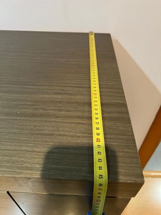 Mueble de madera maciza