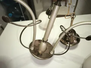 Lámpara techo + 2 mesita noche oro/blanco.