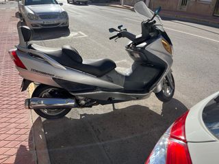 Suzuki Burgman 250 Plata