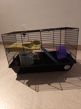 Jaula para hámster con accesorios