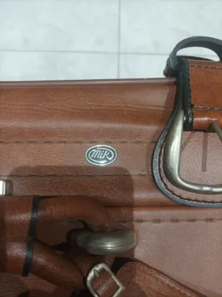 Maleta de viaje de cuero marrón