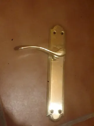 Manilla dorada para puerta
