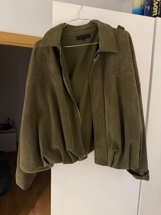 Bomber efecto suede Zara Talla M